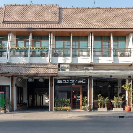The Old City Wall Inn Chiang Mai Exteriör bild