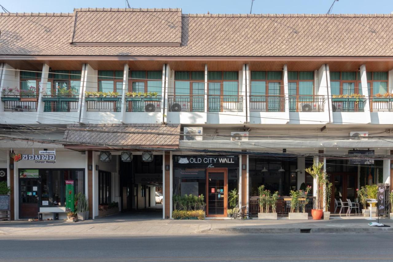 The Old City Wall Inn Chiang Mai Exteriör bild