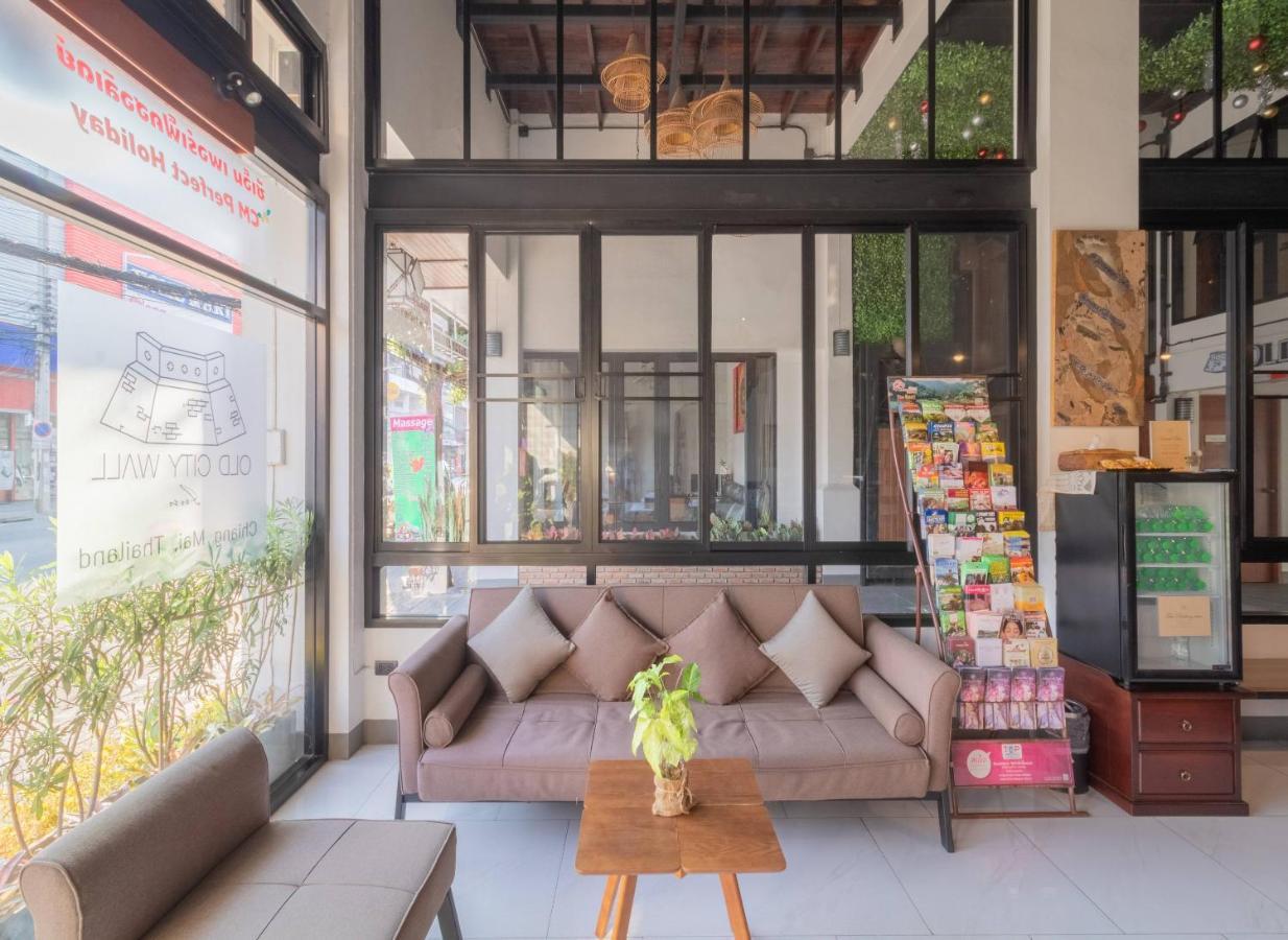 The Old City Wall Inn Chiang Mai Exteriör bild