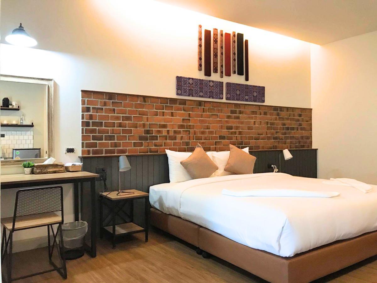 The Old City Wall Inn Chiang Mai Exteriör bild