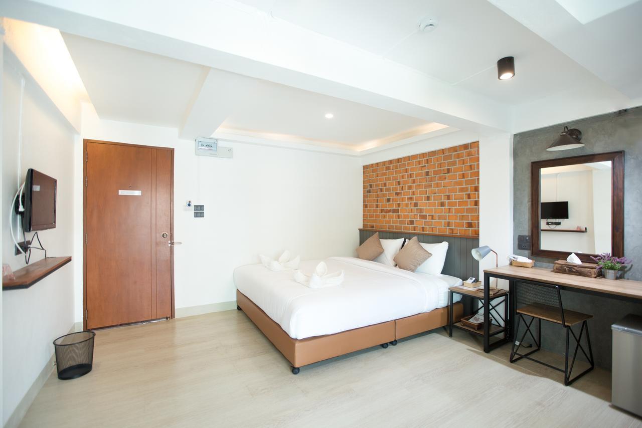 The Old City Wall Inn Chiang Mai Exteriör bild